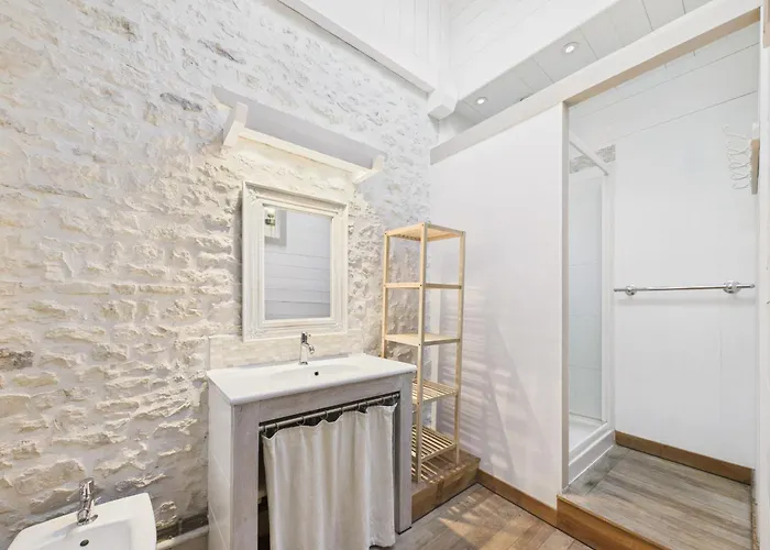 Charmante Maison Pour 8 à 800 M De La Hébergement de vacances Le Bois-Plage-en-Ré