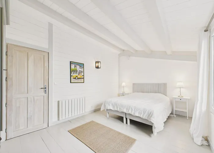 Charmante Maison Pour 8 à 800 M De La *